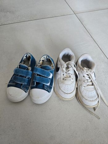 2 paires de baskets 25