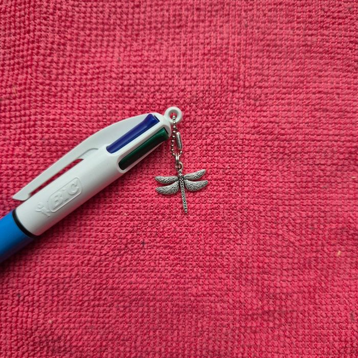 Stylo BIC 4 couleurs avec pampille Libellule - photo numéro 2