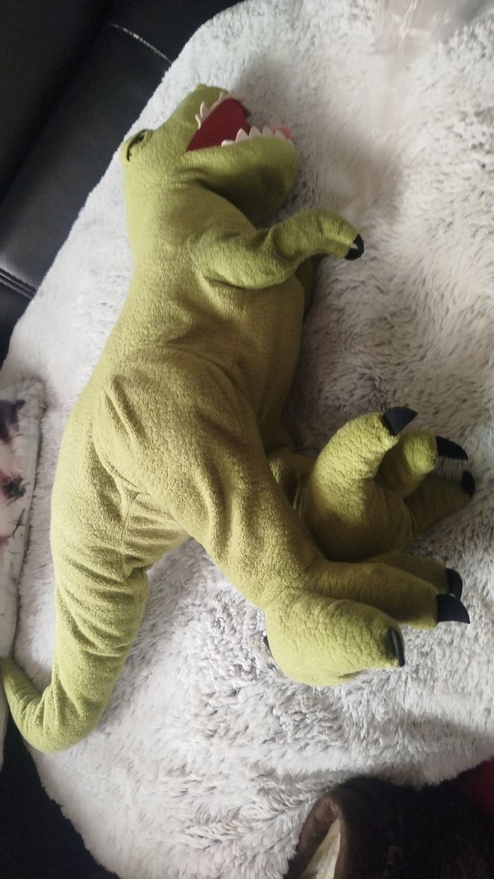 Peluche dinausore Ikea 66 cm - photo numéro 2