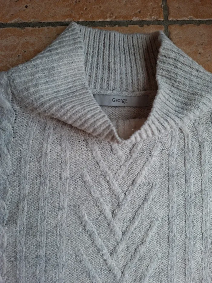 Pull épaules dénudées - photo numéro 3