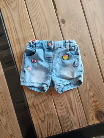 Short jeans