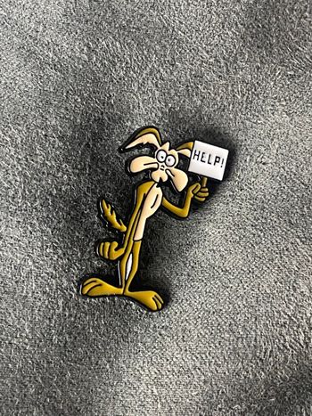 Pins coyote