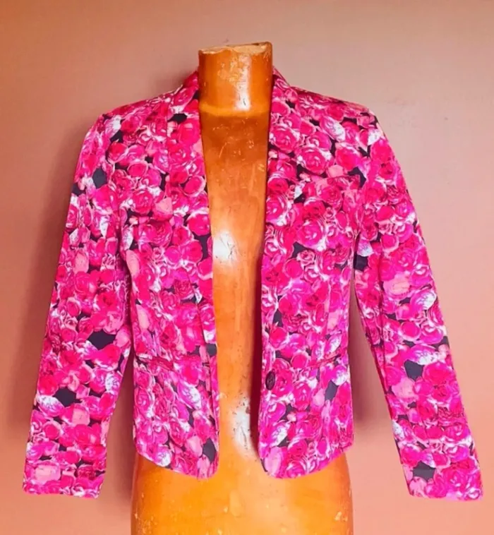 Magnifique veste blazer à fleurs roses