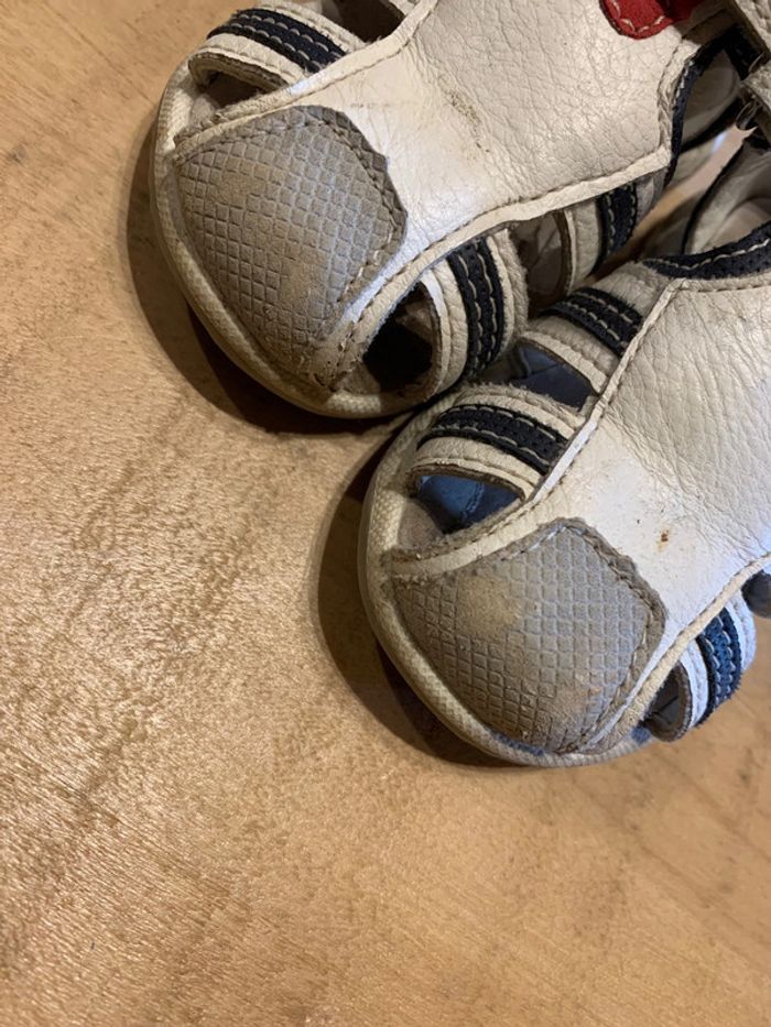 Chaussure ouverte garçon printemps/été taille 21 - photo numéro 3