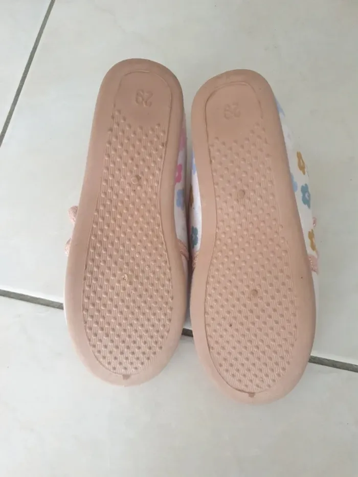 Chaussons Disney minnie 29 - neufs - photo numéro 3