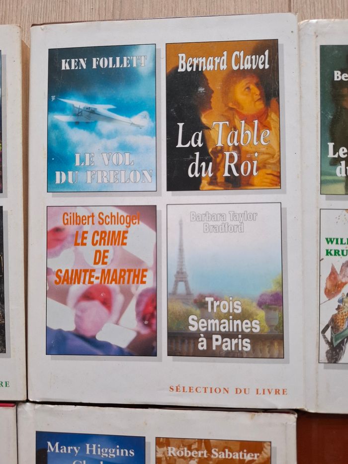 Lot de 9 livres contenant chacun 4 romans en bon état - photo numéro 3