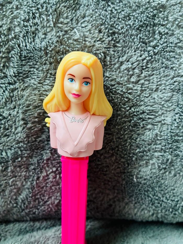 Distributeur bonbons pez barbie - photo numéro 5
