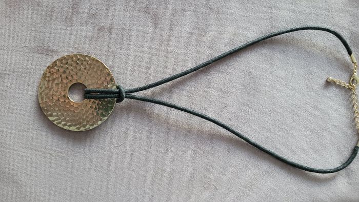 Collier femme fantaisie cordon cuir - photo numéro 2
