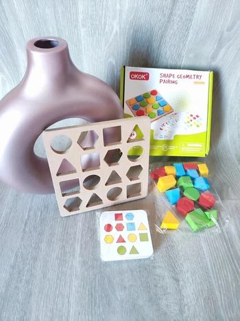 Jeu de formes et de couleurs