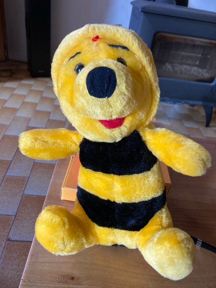 Peluche Winnie l ourson abeille