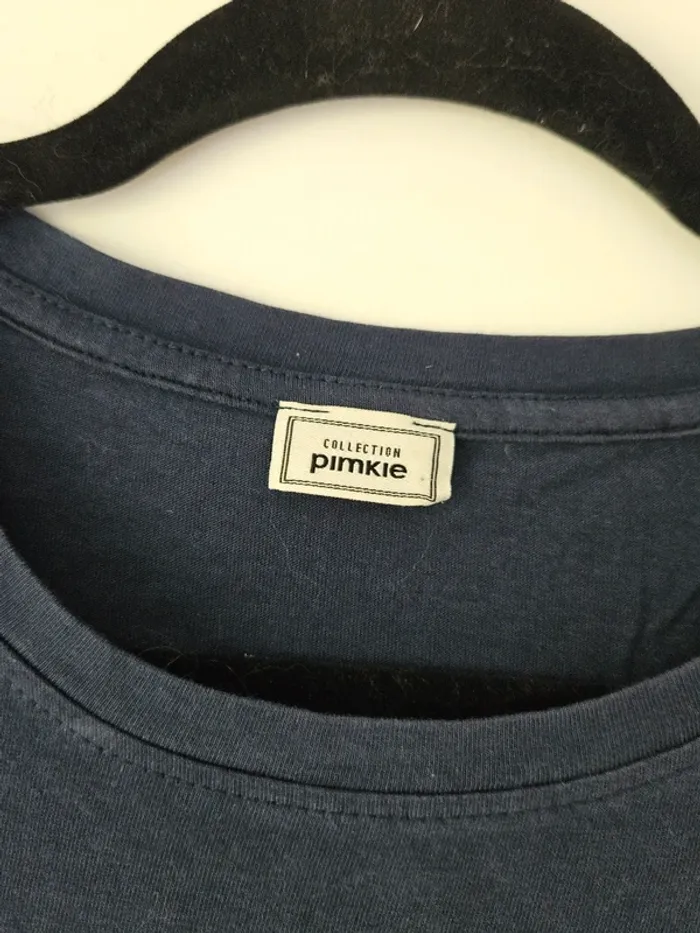 T-shirt bleue marine avec fleur brodée Pimkie taille 38 / M - photo numéro 3
