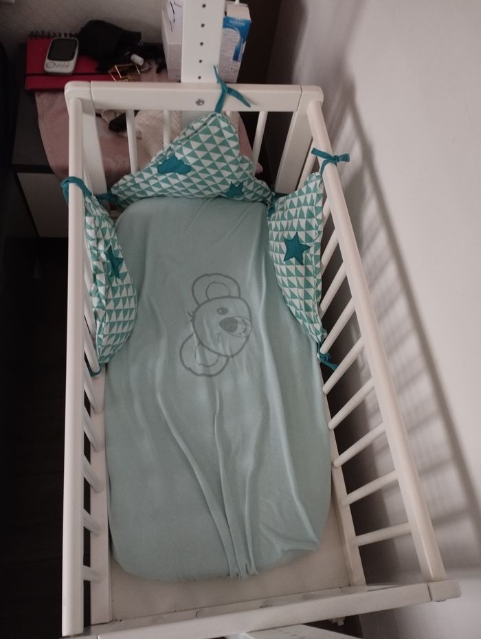 Berceau avec matelas et draps - photo numéro 2