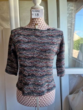 Pull, multicolore, en polyester/polyamide/elasthanne, en très très bon état, longueur 49cm,marque Jo