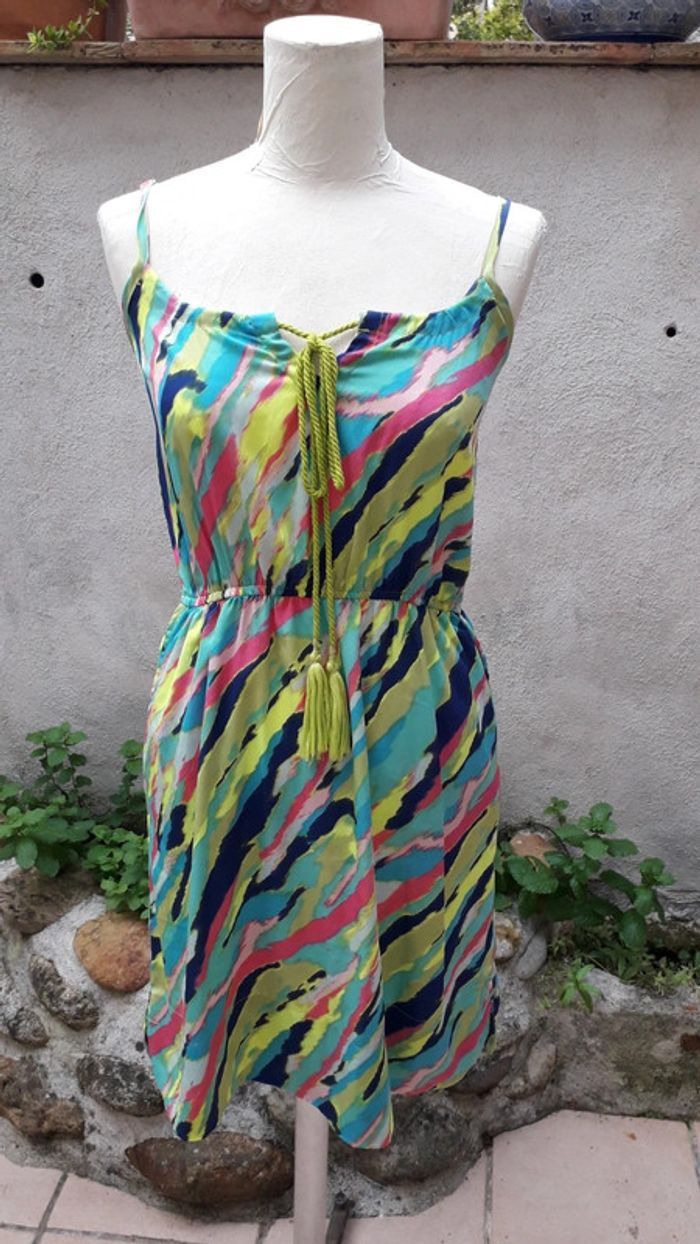 Robe d'été multicolore à fines bretelles réglables - photo numéro 1