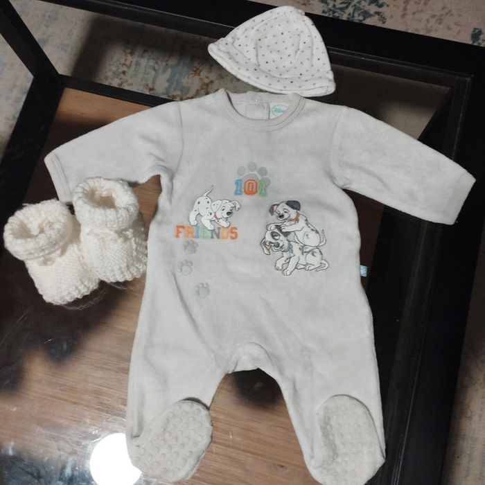 Lot pyjamas bonnet chaussons laine 0 mois