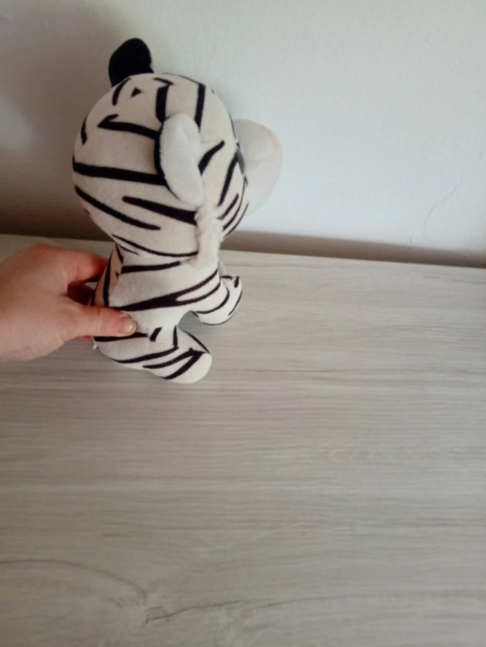 Jolie peluche tigre blanc - photo numéro 3
