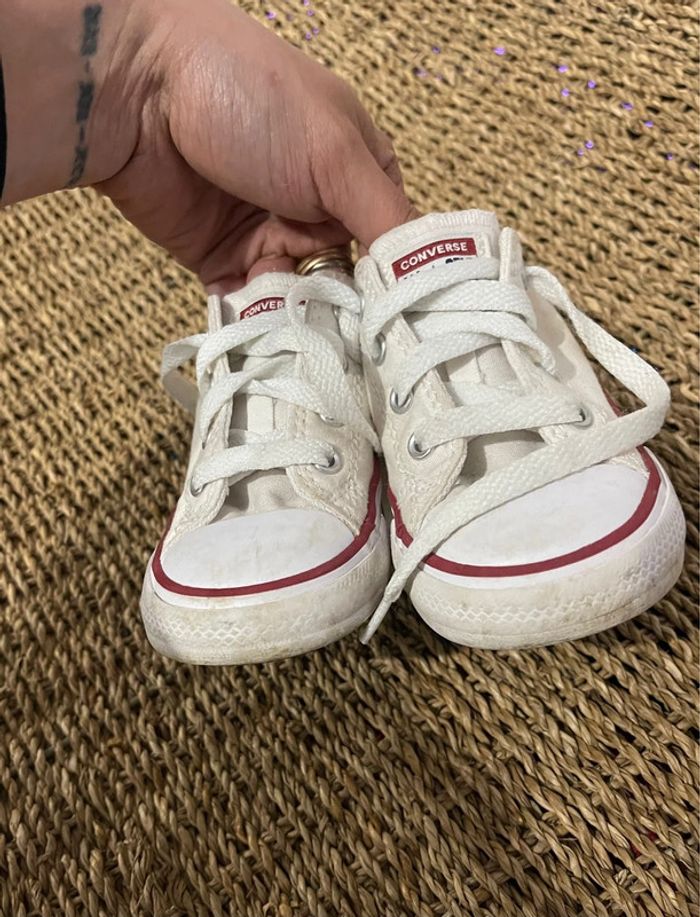 Converses basses blanches pointure 23 - photo numéro 5