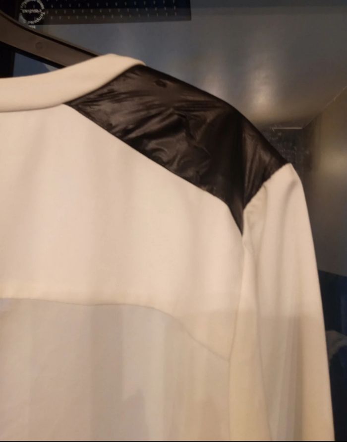 Haut GDM blanc et noir avec fermeture - photo numéro 3