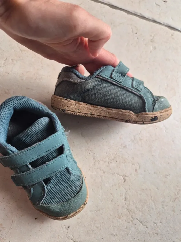 Magnifiques chaussures bleues 23 Decathlon - photo numéro 5