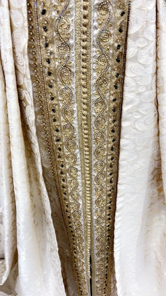 Magnifique caftan en liquidation. Profitez-en ! - photo numéro 13