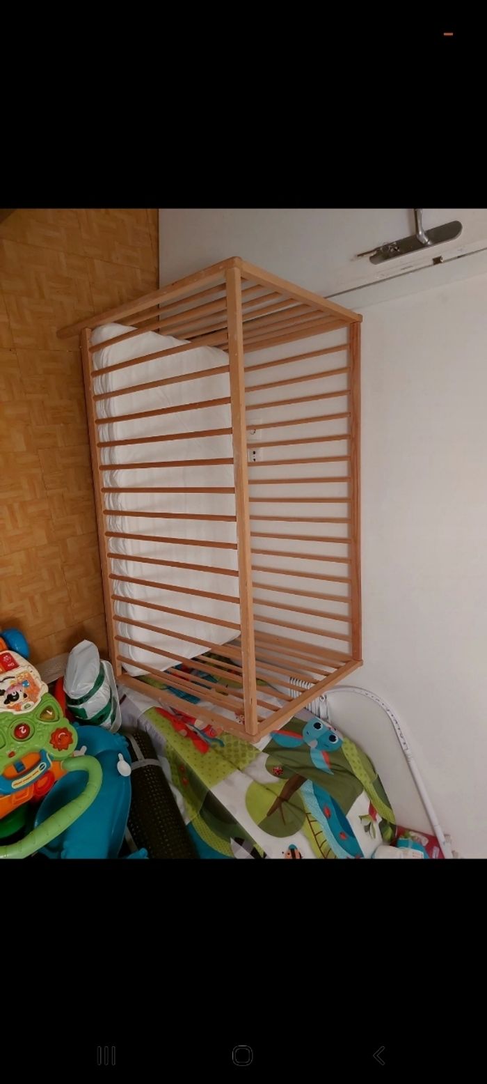 Lit à barreaux - photo numéro 2