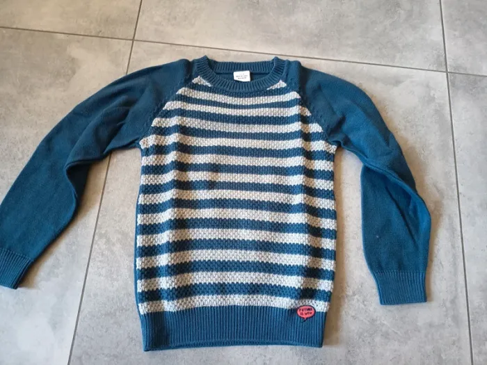 Pull tape à l'œil 8 ans