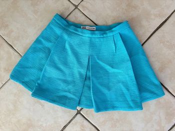 Jupe short Zara - bleu vif - en très bon état - taille S/36 -