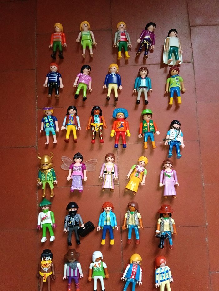Lot 1 playmobil adultes
