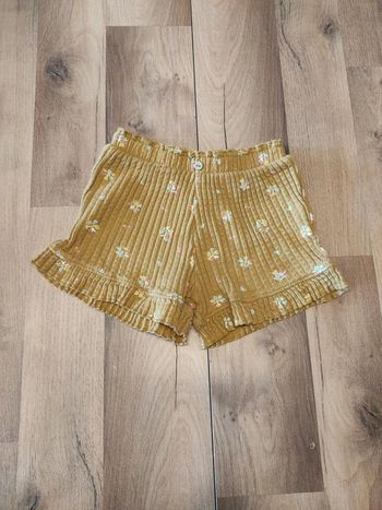 Short 4 ans en TBE Kiabi limite neuf