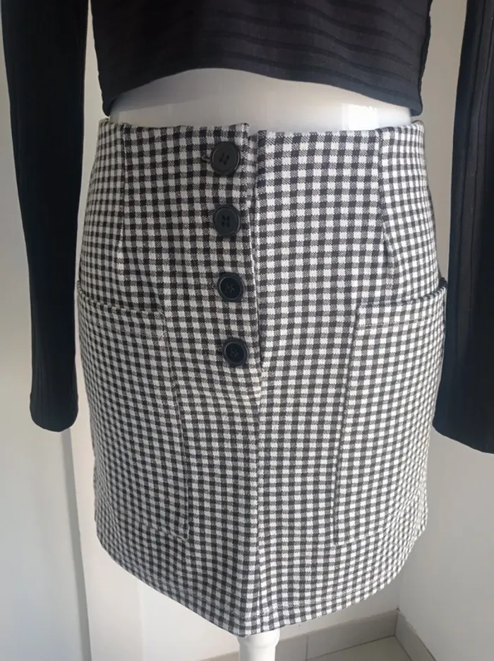 Magnifique jupe à carreaux vichy noir et blanc et boutons et poches devant T.M Jennyfer - photo numéro 2
