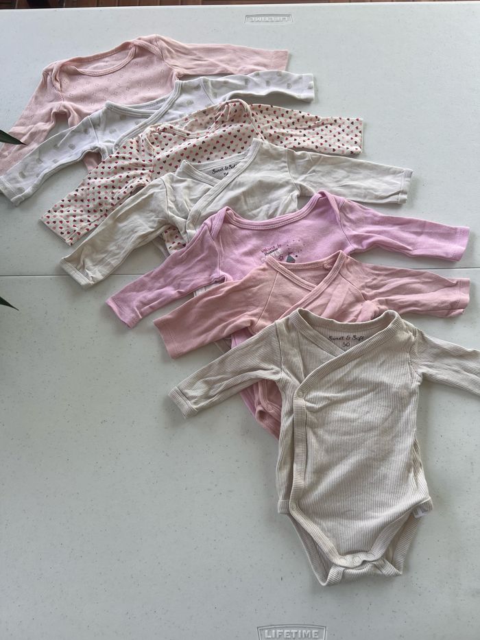 Lot de 7 bodies sweet soft/ baby Très bon état  Taille 1 mois