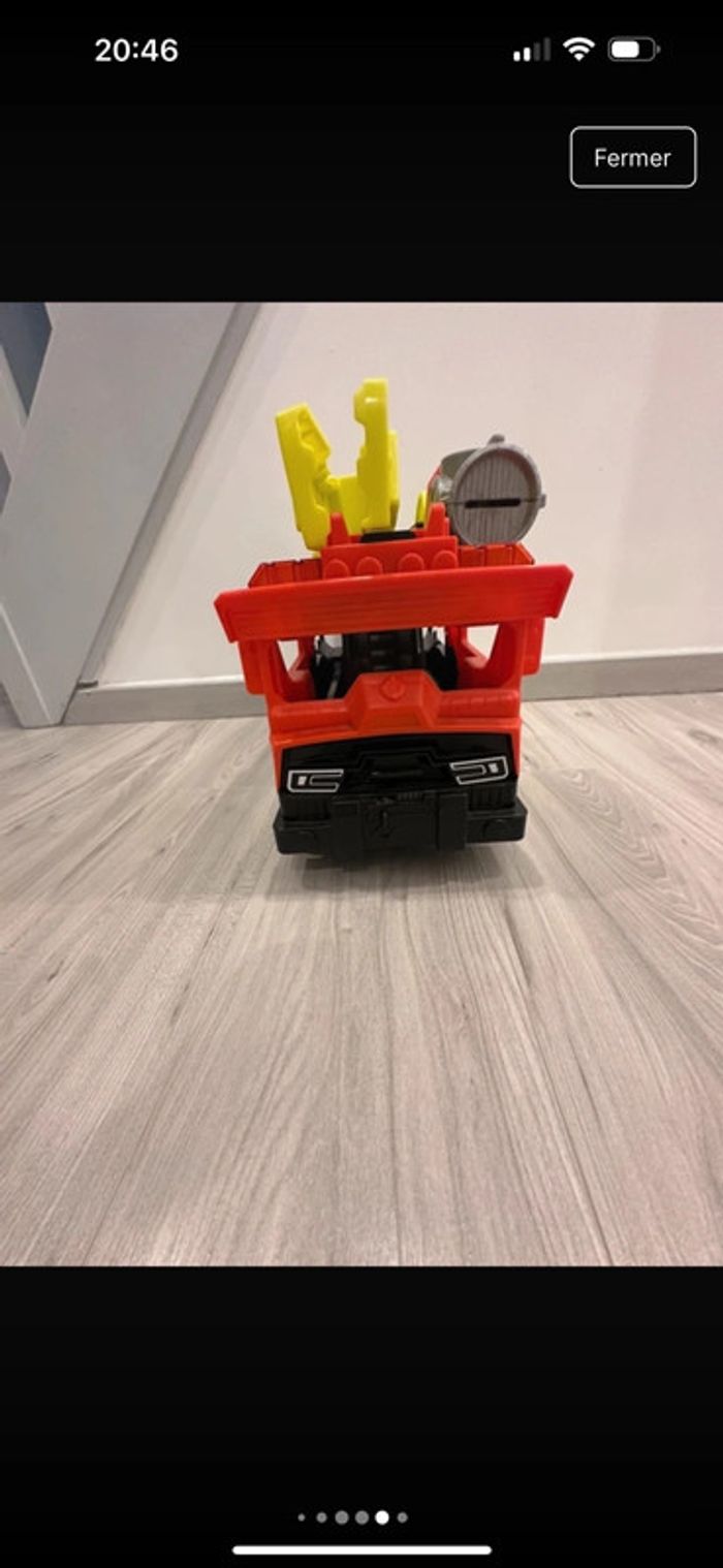 Gros camion qui tire un disque - photo numéro 5