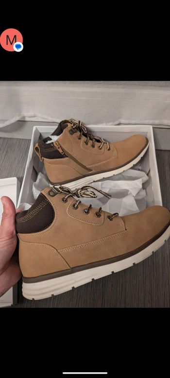 Chaussures à lacets