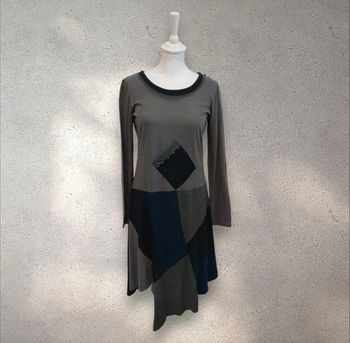 Robe longue asymétrique manches longues taille M