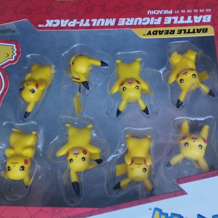 Coffret de 8 figurines Pokémon Neuf - photo numéro 2
