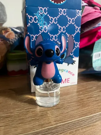 Parfum stitch