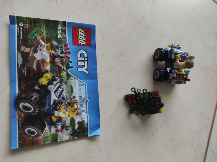 Lego 60065 4x4 du policier des marais