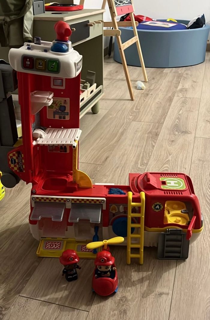 Gros camion de pompier vtech - photo numéro 2