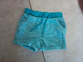 Petit short bleu Obaibi 12 mois