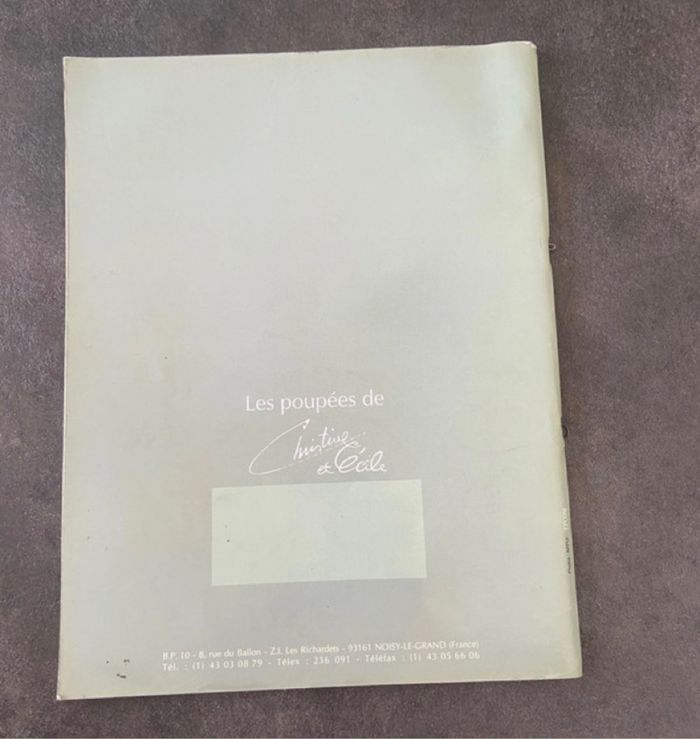 Catalogue poupées de collection en porcelaine Mundia - photo numéro 4