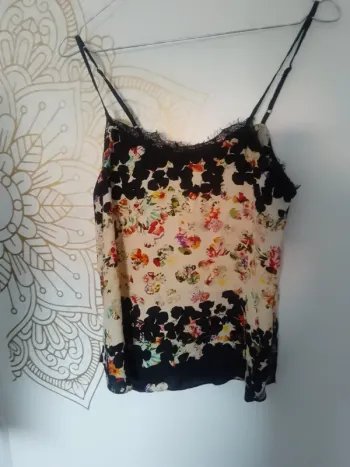 Joli top satiné fleurs bohème taille 36