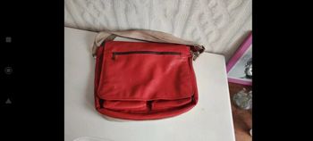 Grand sac besace rouge