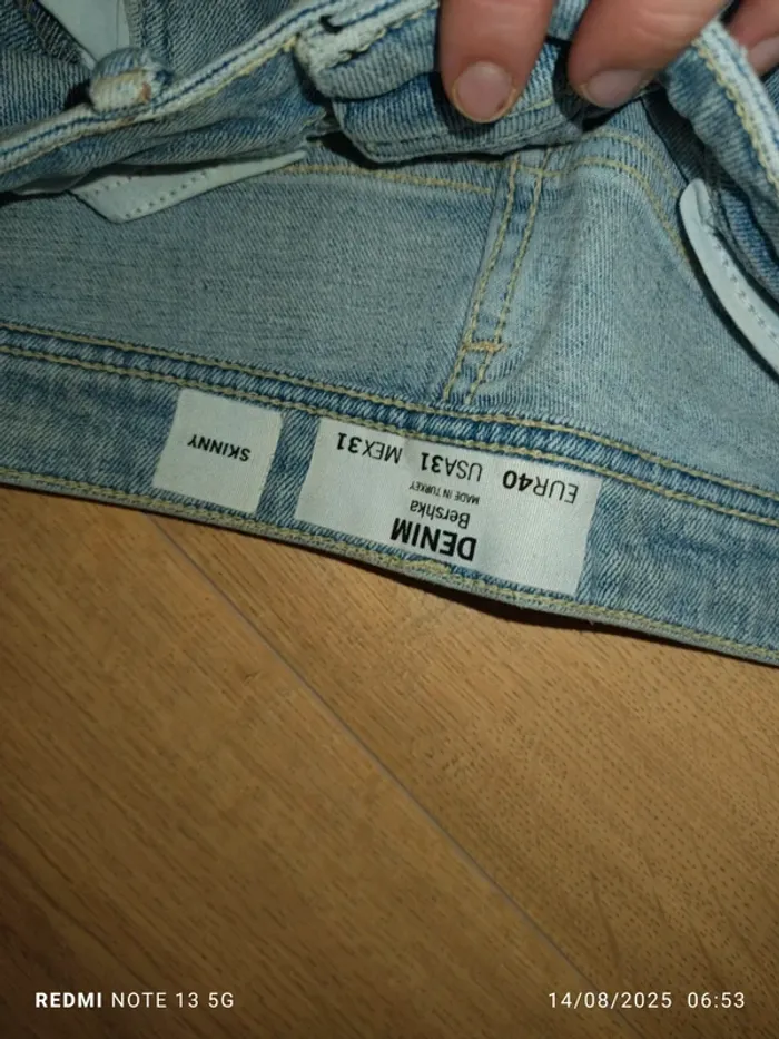 Magnifique Jean bleu Bershka taille l - photo numéro 3