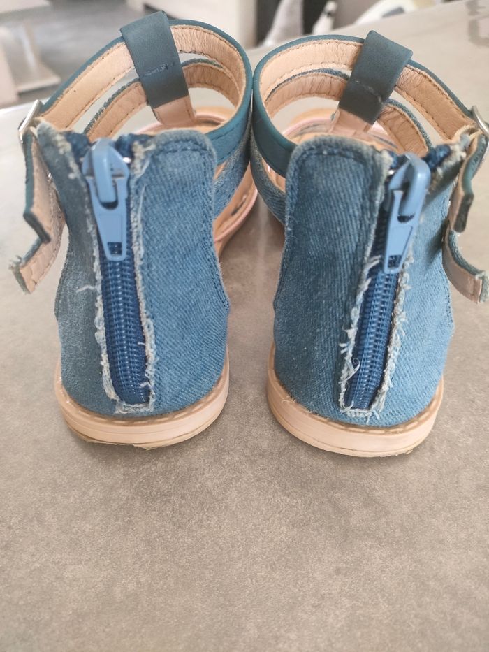 Sandale fille taille 33 - photo numéro 4
