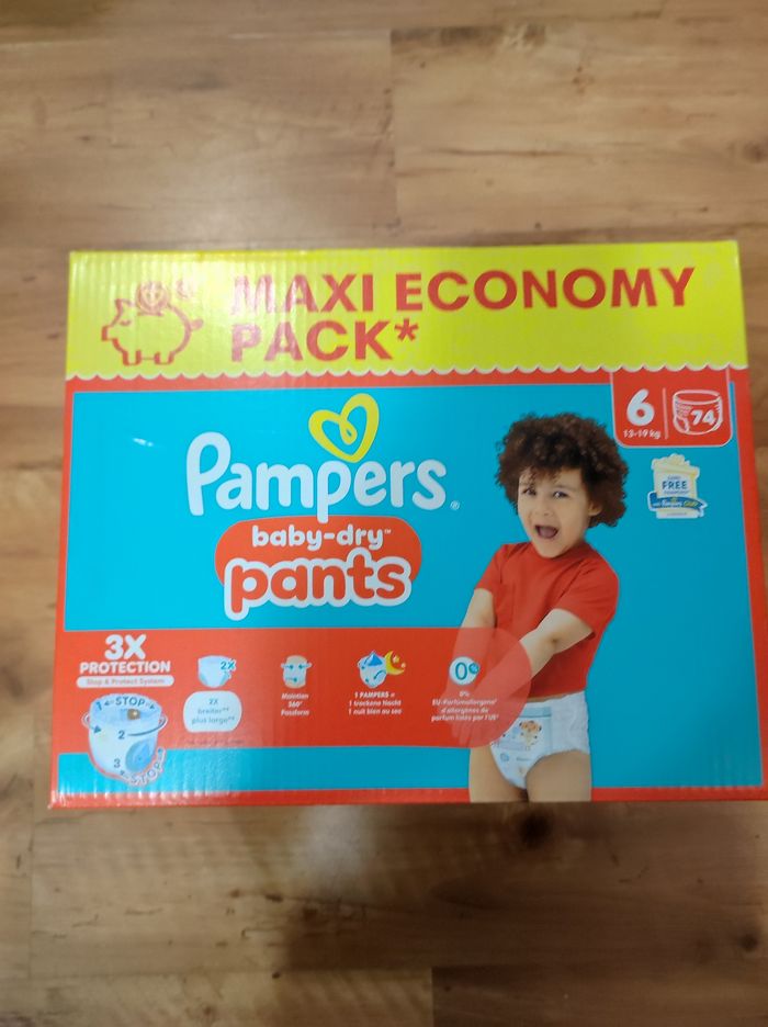 Carton 74 couches Pampers taille 6 neuf scellé