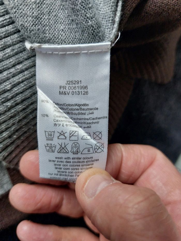 Pull Hugo Boss taille 16 ans - photo numéro 5