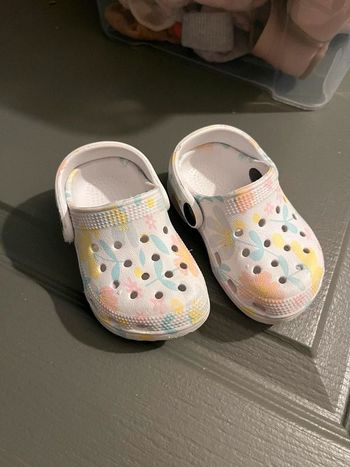 Sabots blancs avec fleurs Chaussea 18