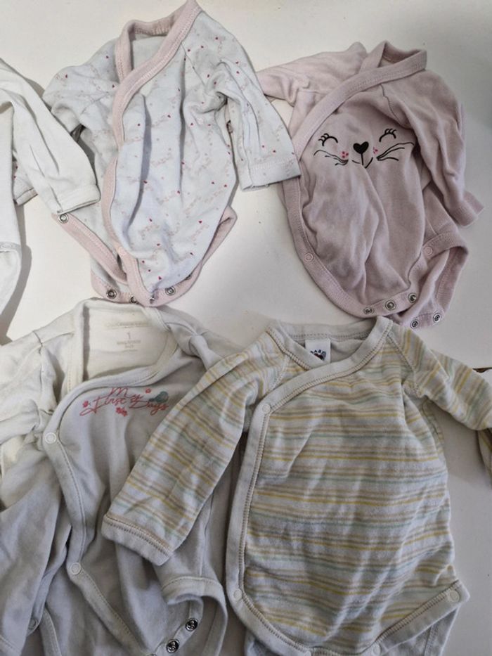 Lot 8 body 1 mois kiabi
