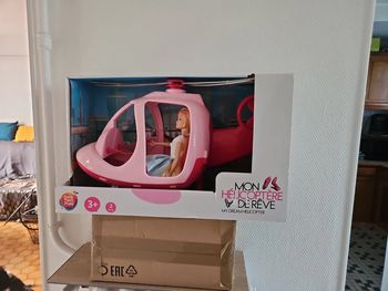 Barbie et son hélicoptère