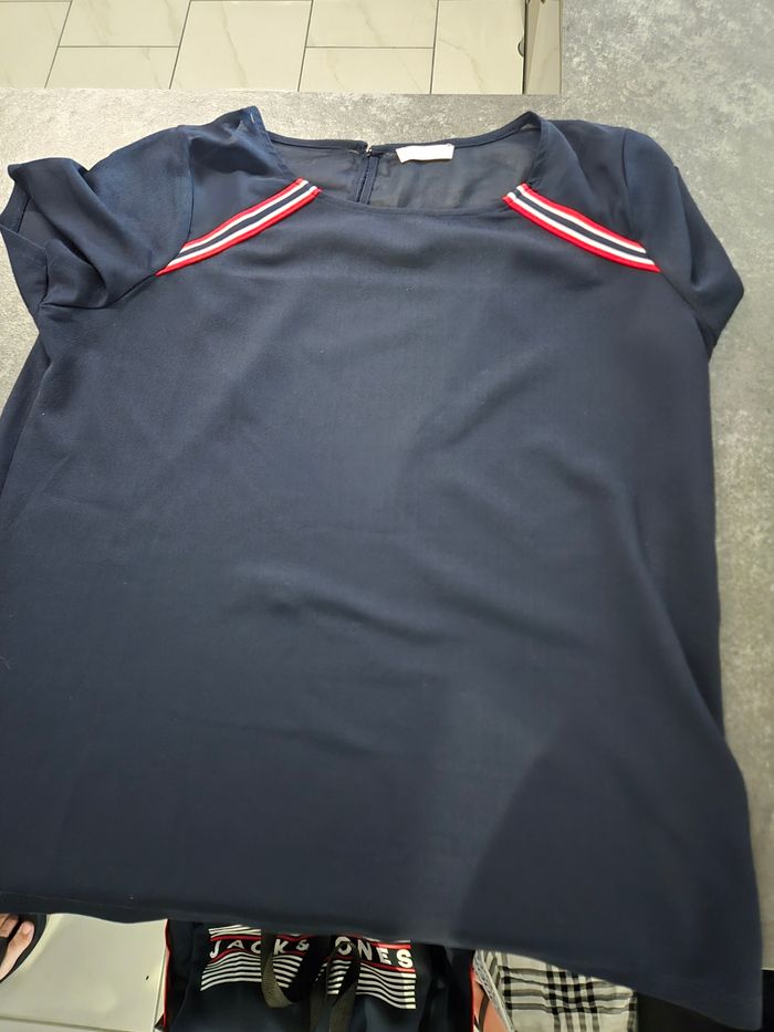 Tee shirt